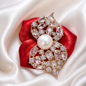 Antitarnish Pearl & Crystal Leaf Brooch